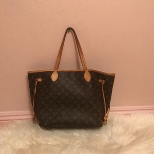 Louis Vuitton Neverfull Monogram Shoulder Tote